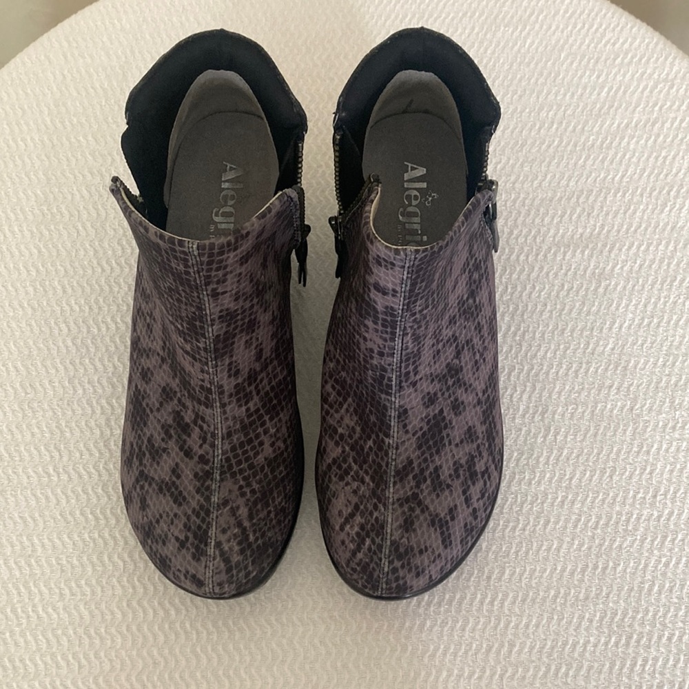 Alegria NEW Sloan Boot Snake skin Size 37